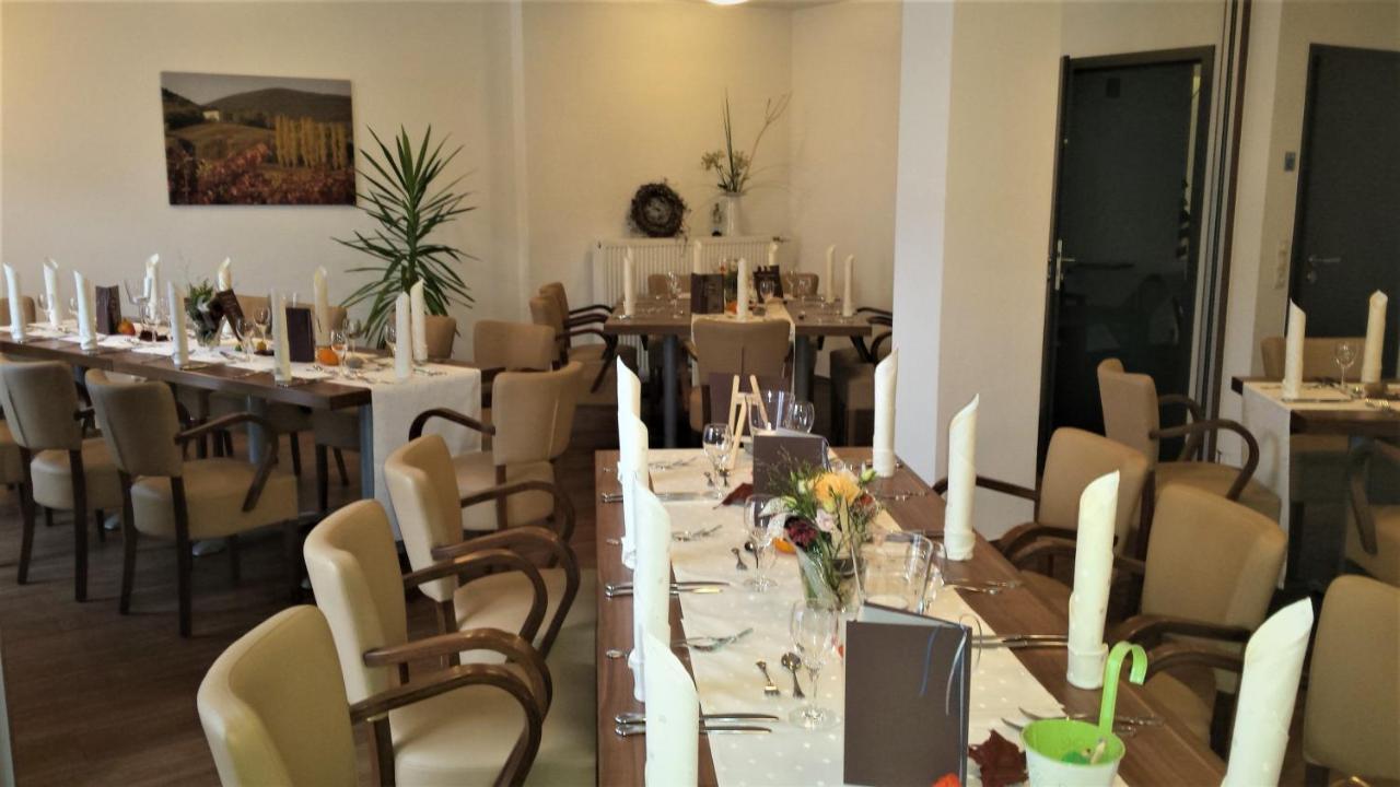 Hotel-Restaurant Pfaelzer Hof Edenkoben Eksteriør bilde