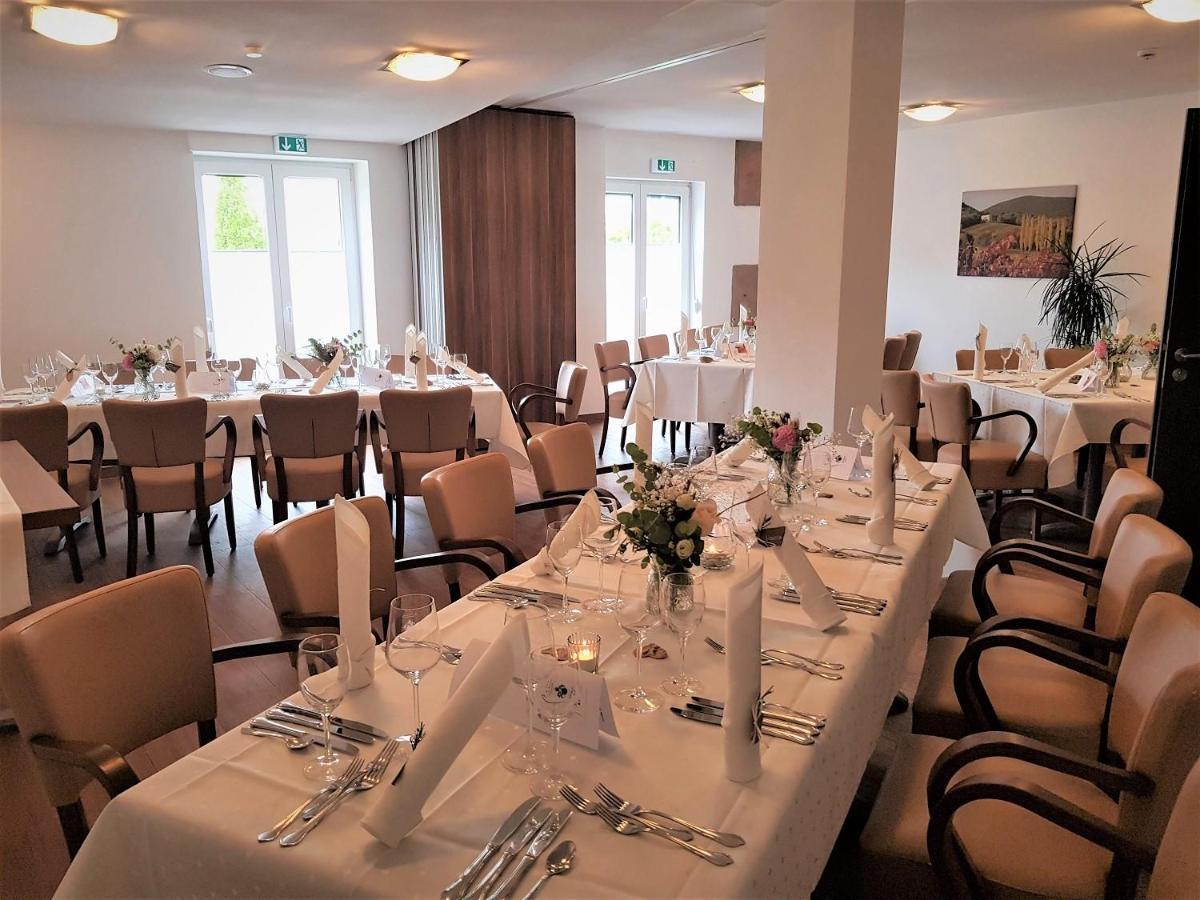 Hotel-Restaurant Pfaelzer Hof Edenkoben Eksteriør bilde