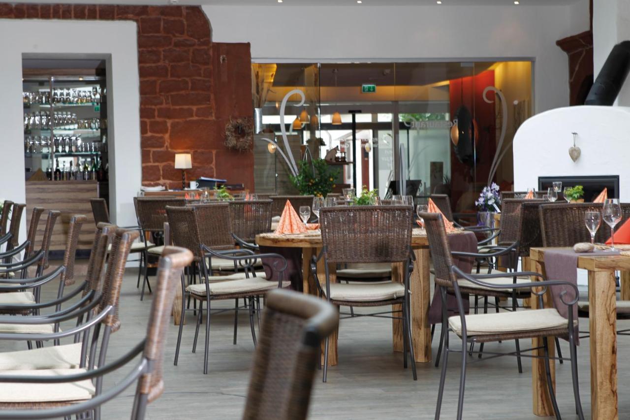 Hotel-Restaurant Pfaelzer Hof Edenkoben Eksteriør bilde