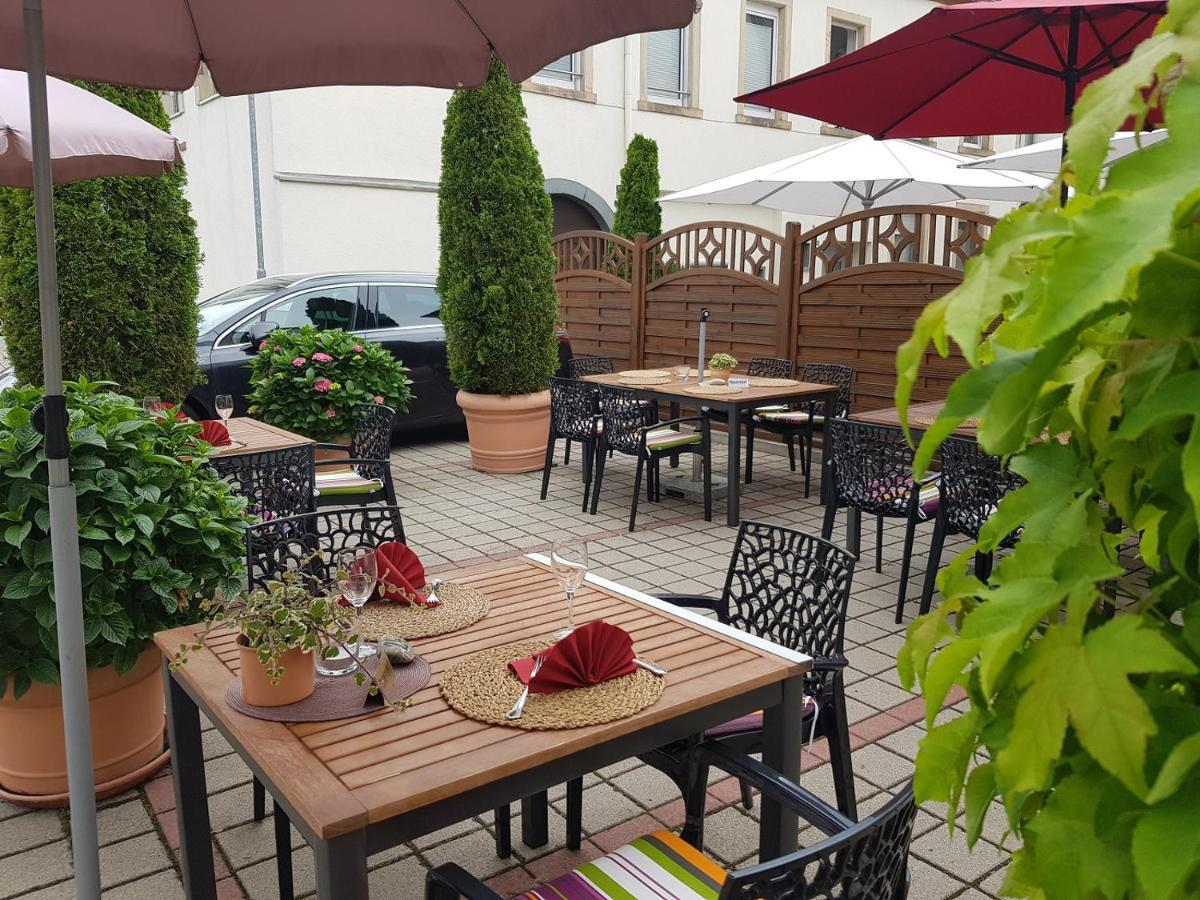 Hotel-Restaurant Pfaelzer Hof Edenkoben Eksteriør bilde