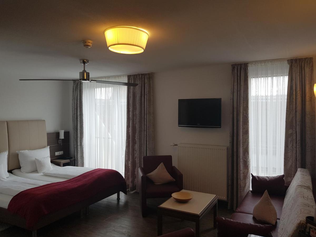Hotel-Restaurant Pfaelzer Hof Edenkoben Eksteriør bilde