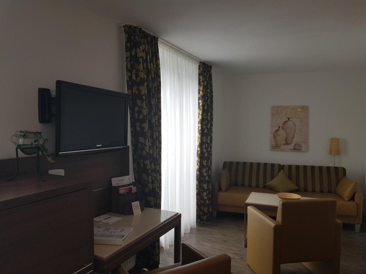 Hotel-Restaurant Pfaelzer Hof Edenkoben Eksteriør bilde
