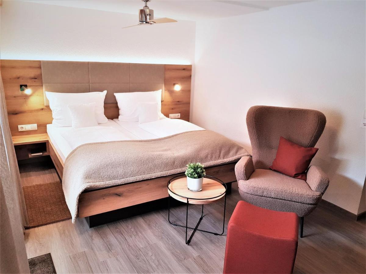 Hotel-Restaurant Pfaelzer Hof Edenkoben Eksteriør bilde