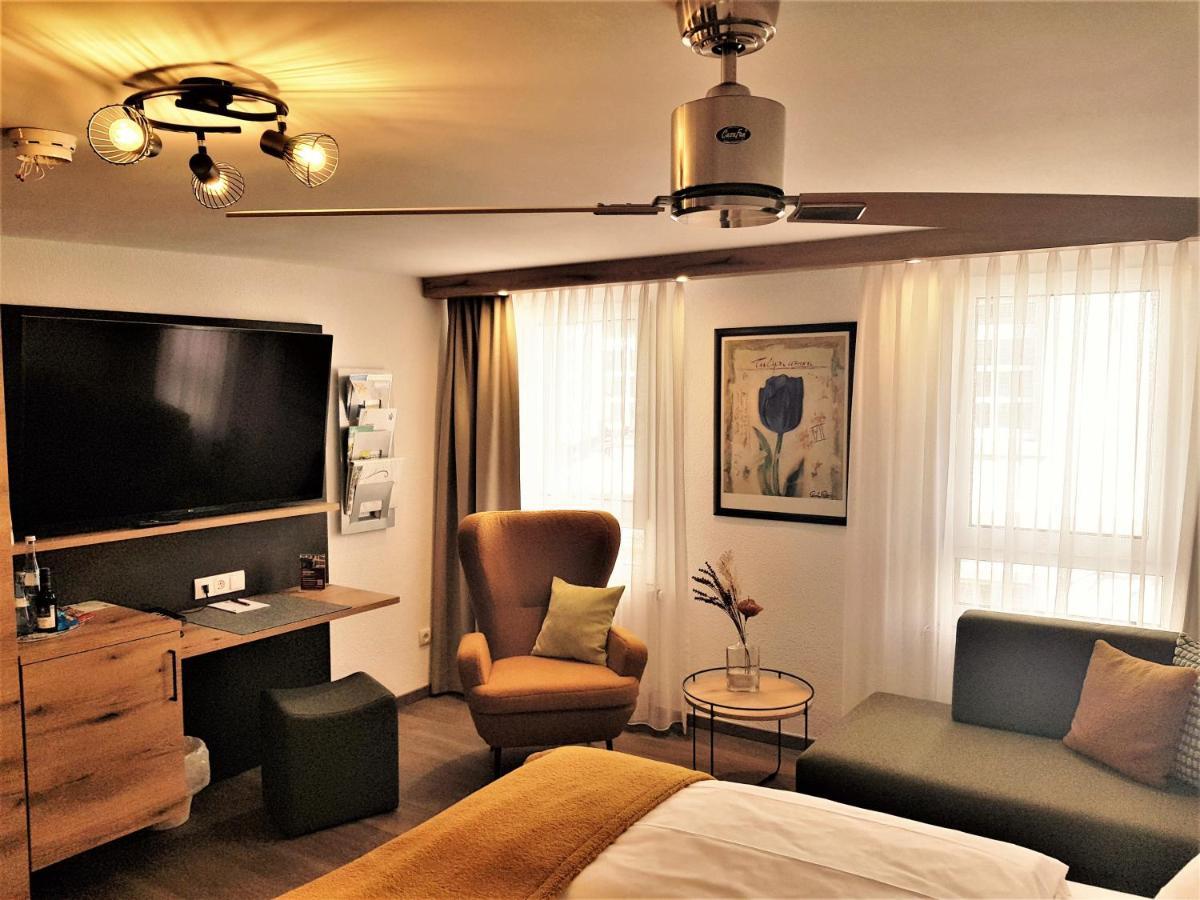 Hotel-Restaurant Pfaelzer Hof Edenkoben Eksteriør bilde