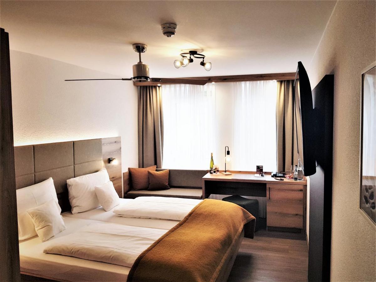 Hotel-Restaurant Pfaelzer Hof Edenkoben Eksteriør bilde