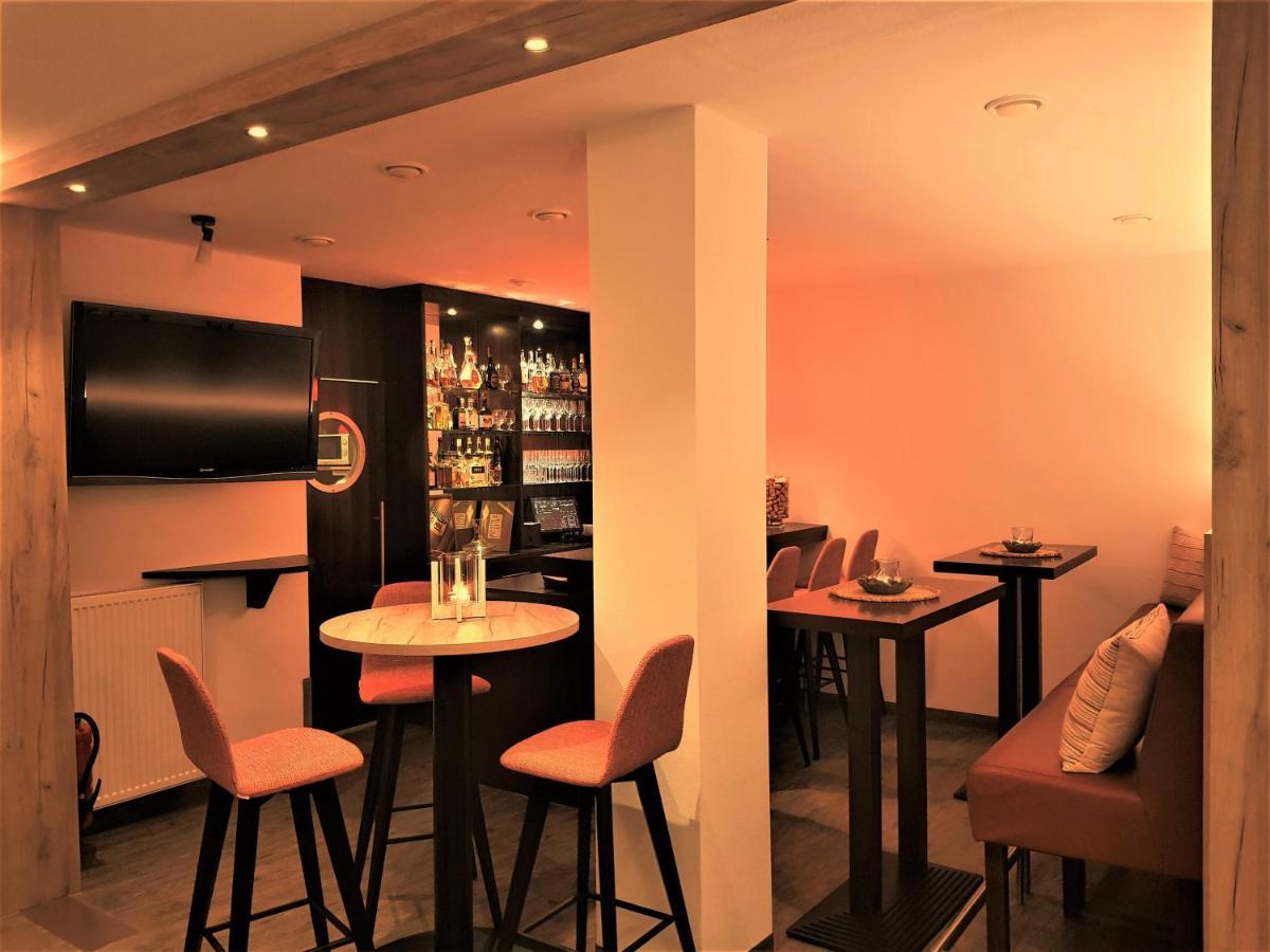 Hotel-Restaurant Pfaelzer Hof Edenkoben Eksteriør bilde