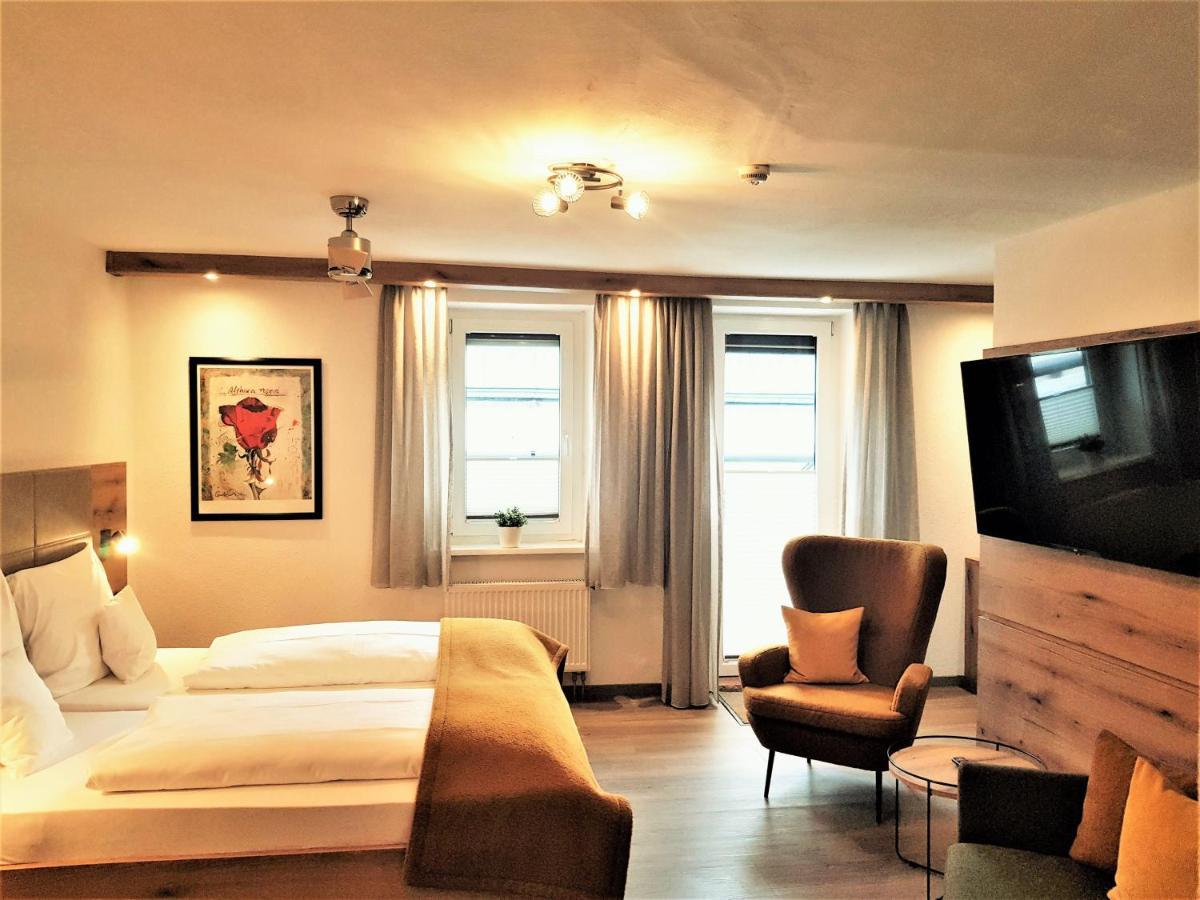 Hotel-Restaurant Pfaelzer Hof Edenkoben Eksteriør bilde
