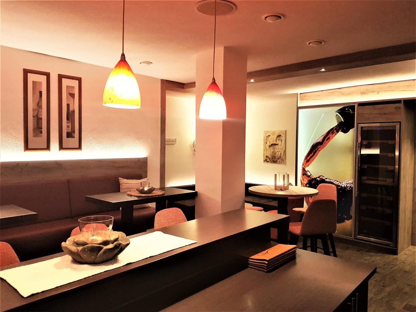 Hotel-Restaurant Pfaelzer Hof Edenkoben Eksteriør bilde