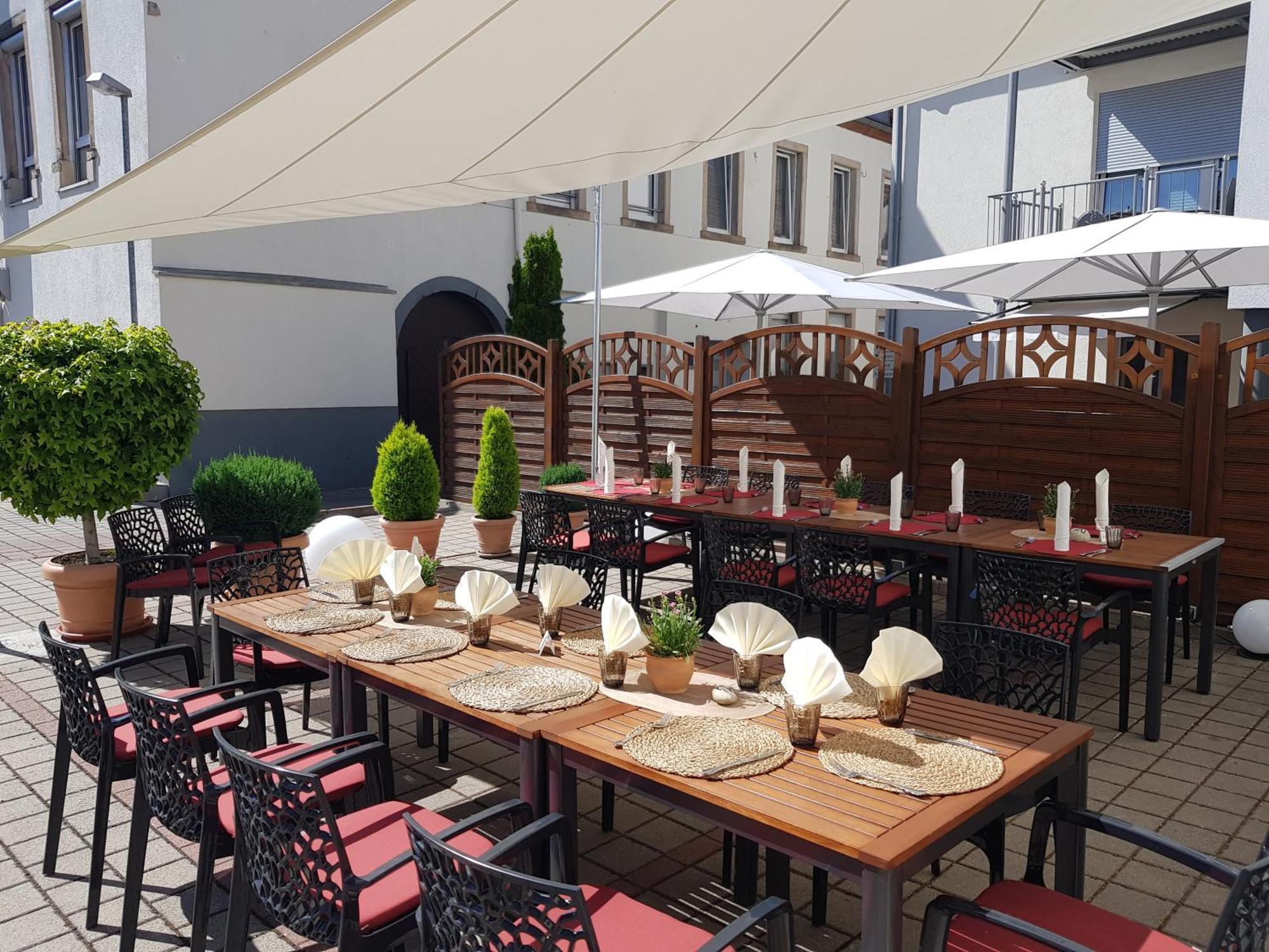 Hotel-Restaurant Pfaelzer Hof Edenkoben Eksteriør bilde