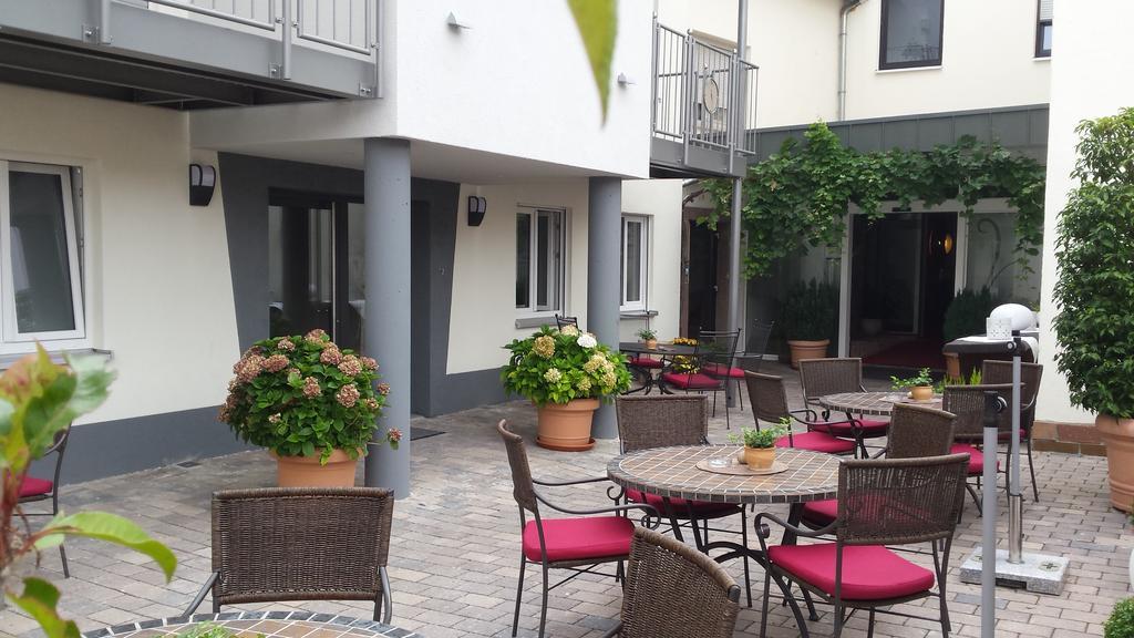 Hotel-Restaurant Pfaelzer Hof Edenkoben Eksteriør bilde