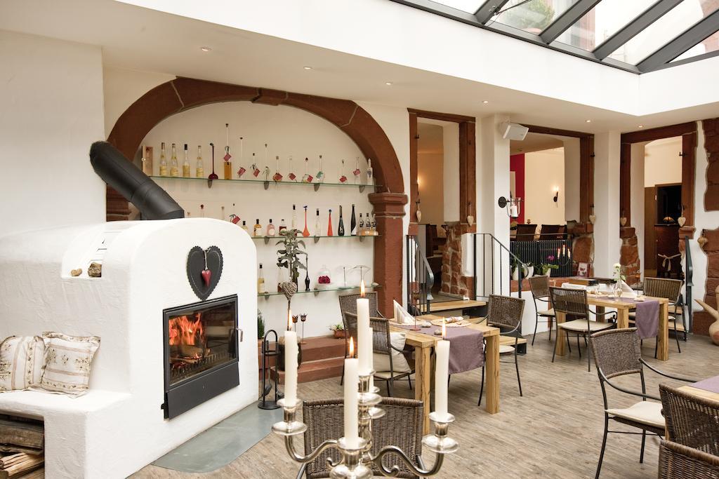 Hotel-Restaurant Pfaelzer Hof Edenkoben Eksteriør bilde